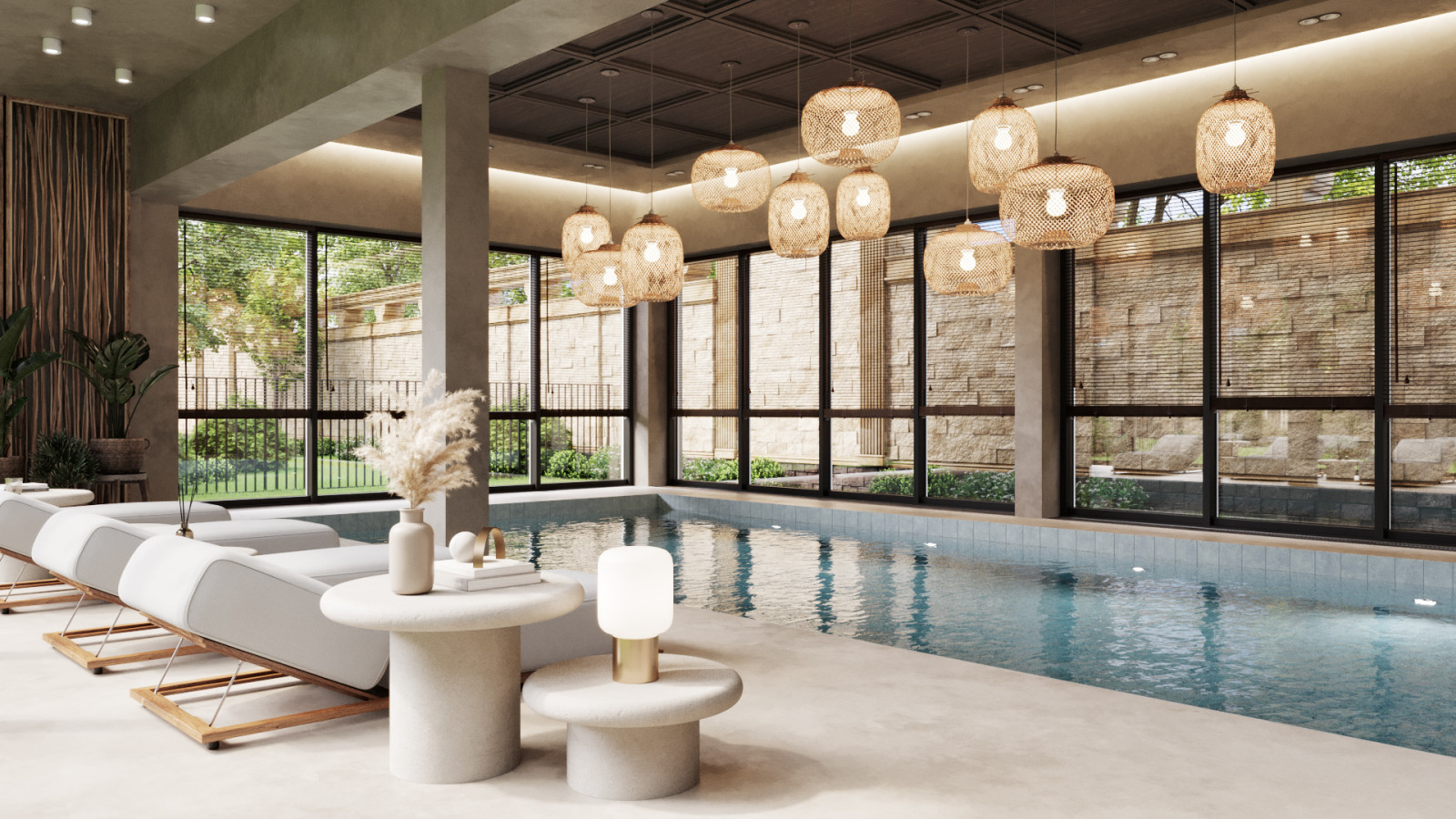 Бассейн в Ренессанс Парке