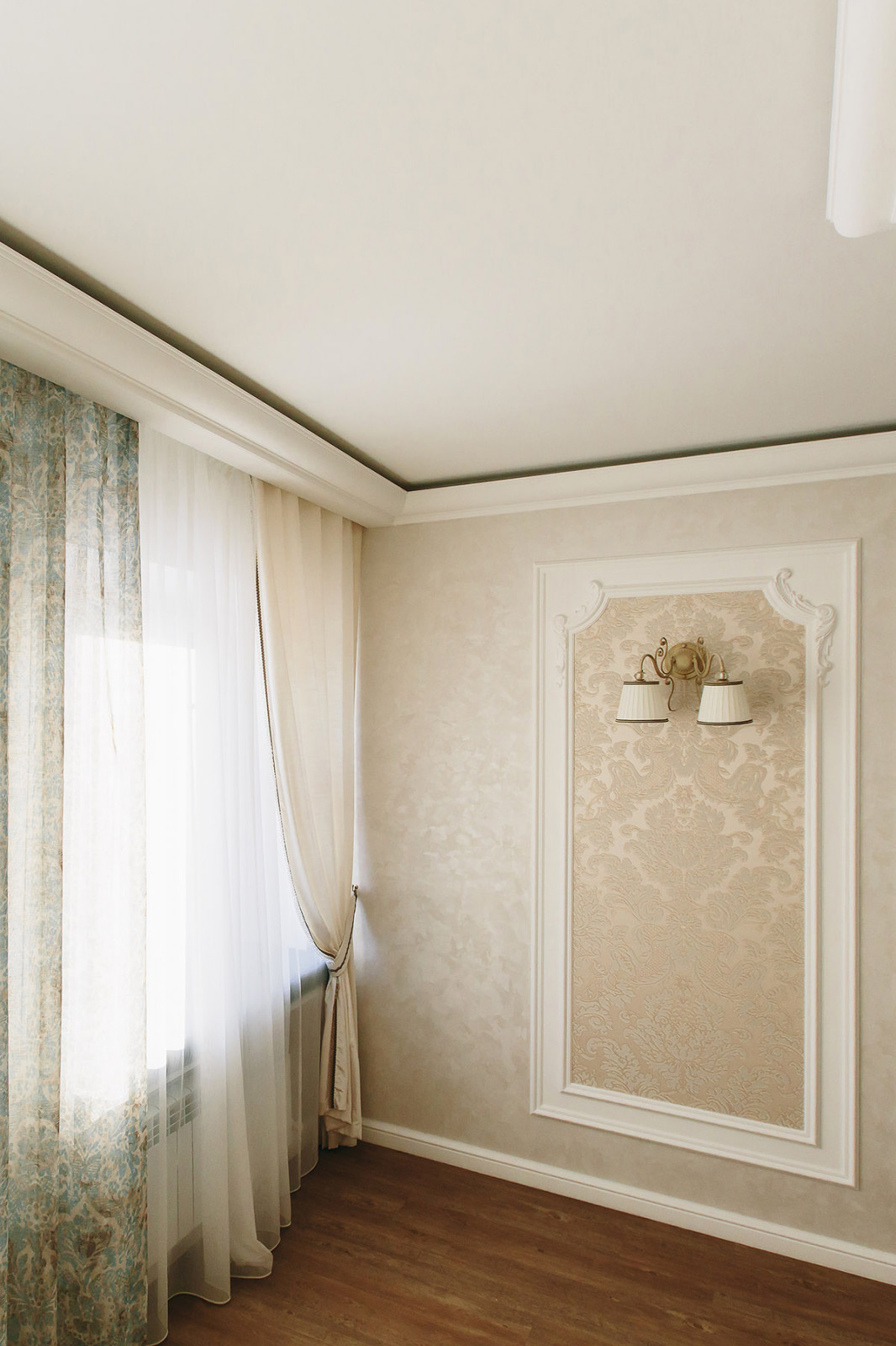 Реализация:Классика с нотками востока в бирюзе