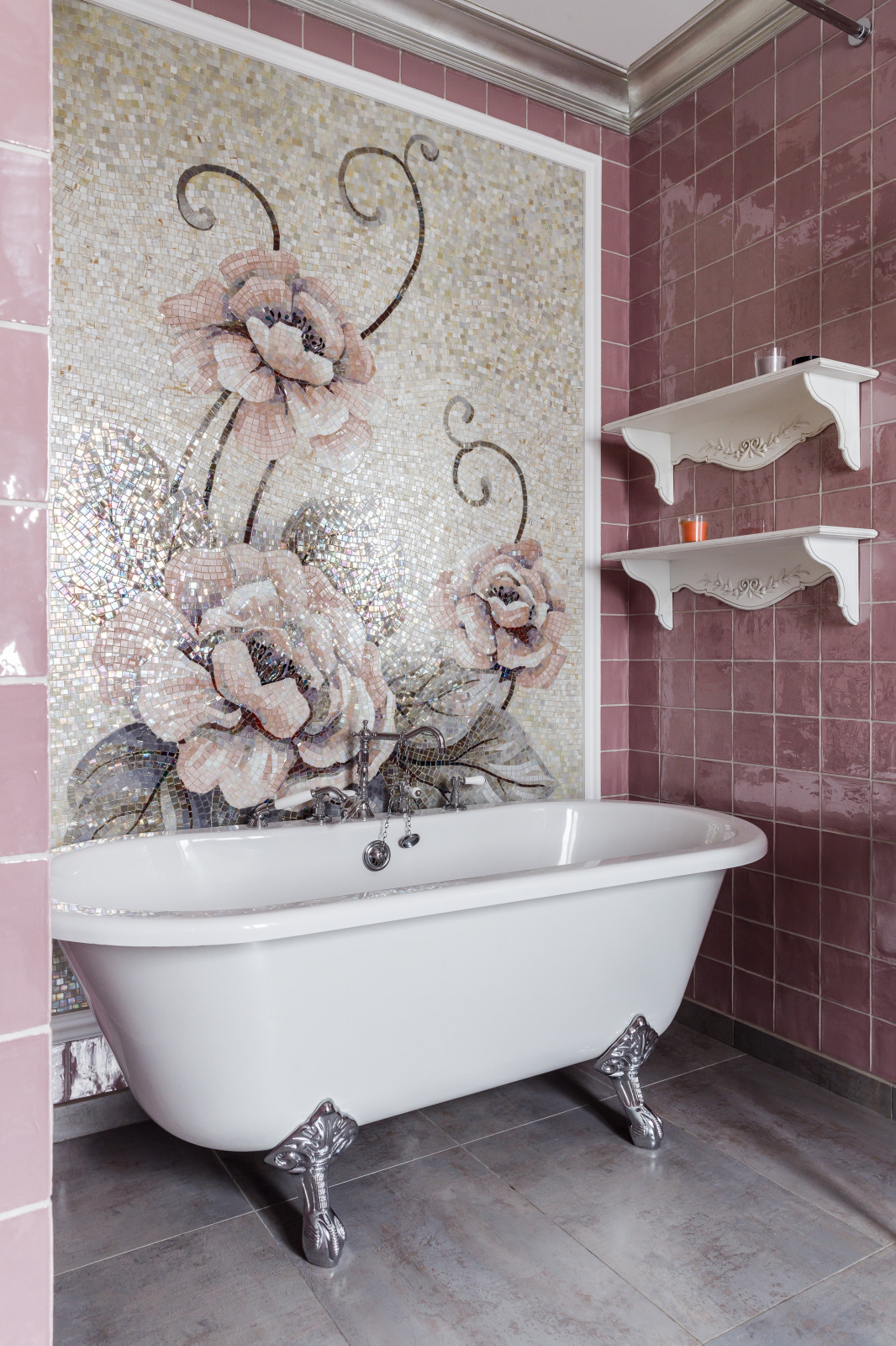 Дом с круглым окном