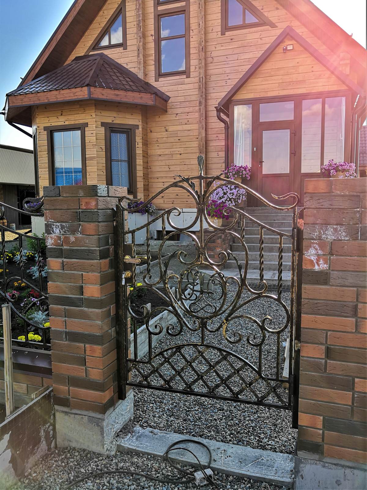 Калитка с вензелем