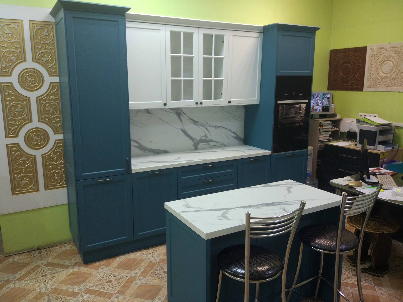 Обложка проекта: Кухня неоклассика с островом