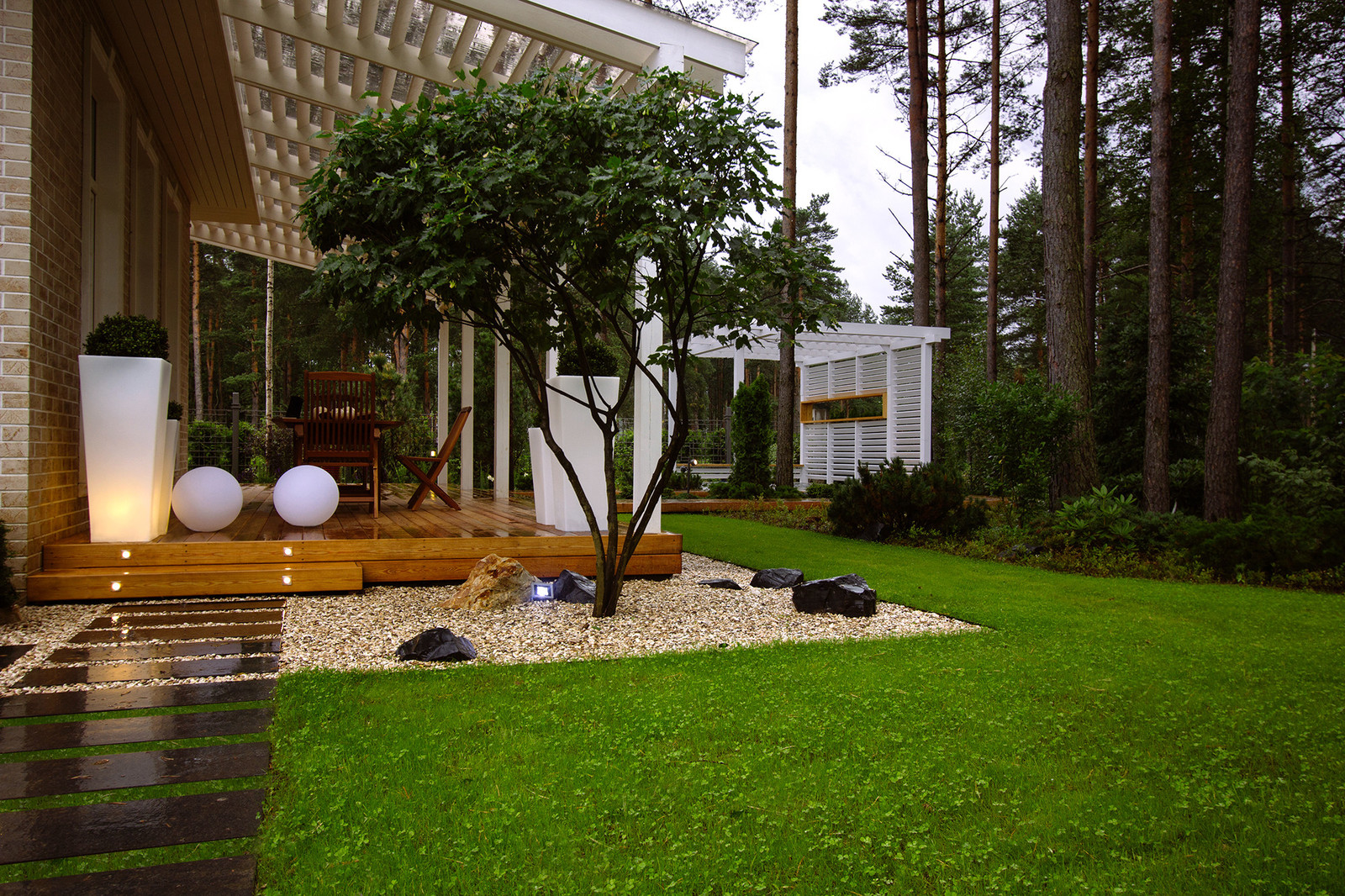 Сад в ''Охтинском парке''.