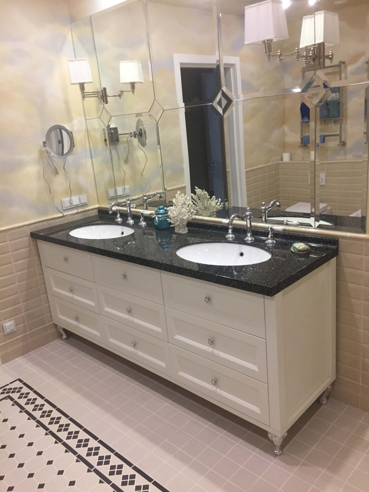 Мебель и аксессуары для ванной комнаты.