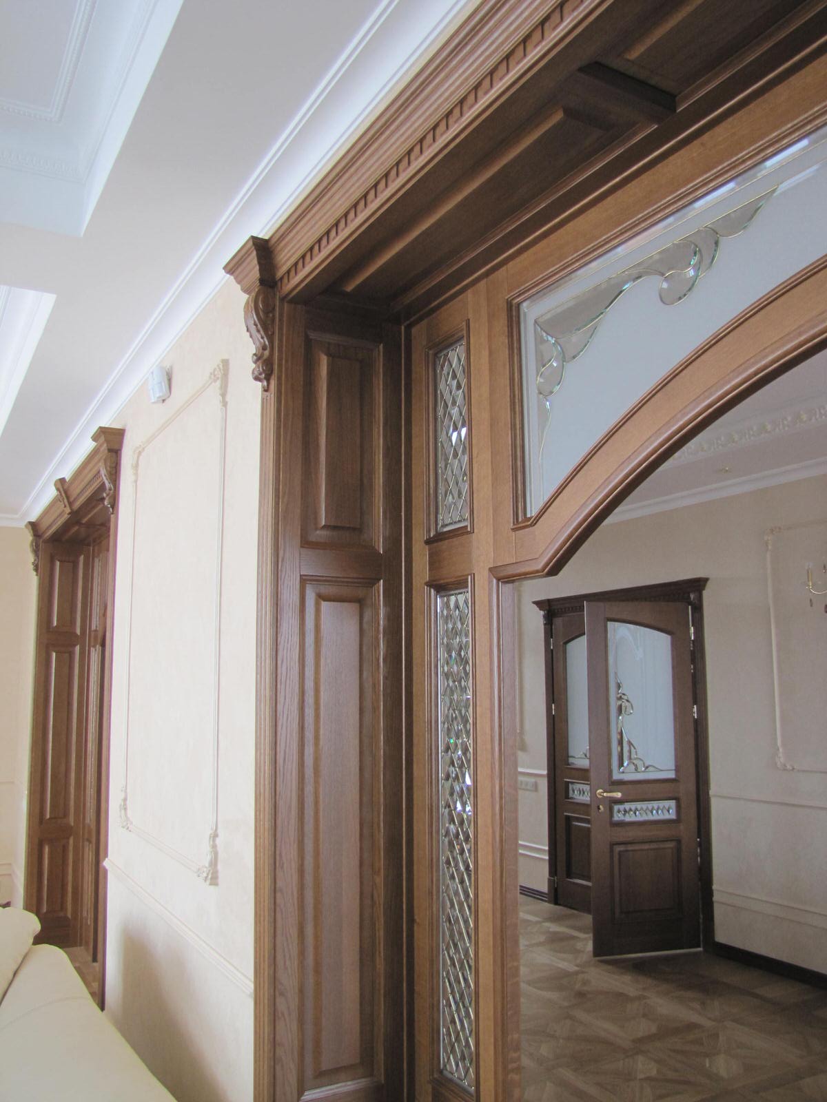 Двери из массива