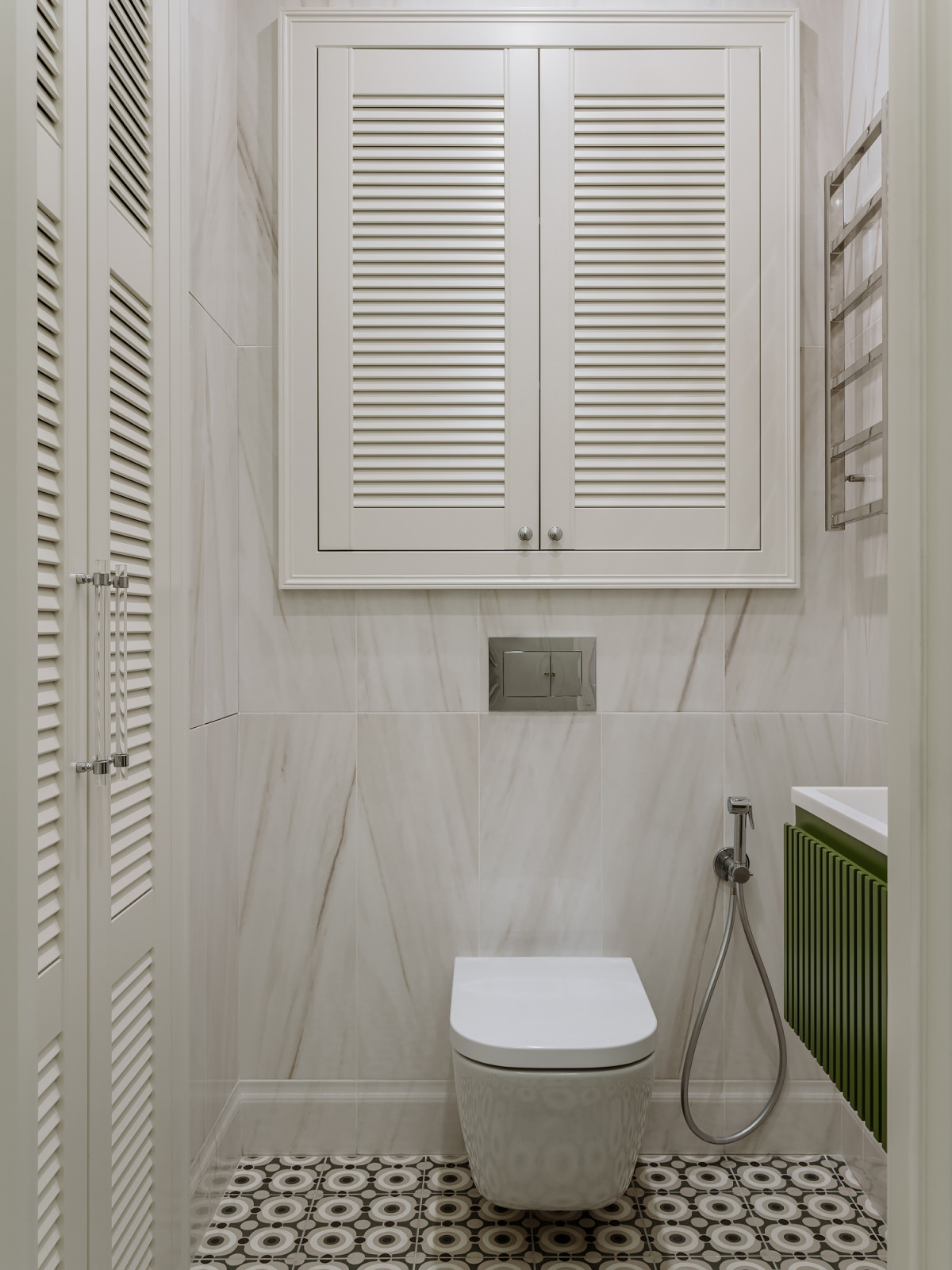 Houzz тур: Квартира в спокойных тонах с драматичной ванной