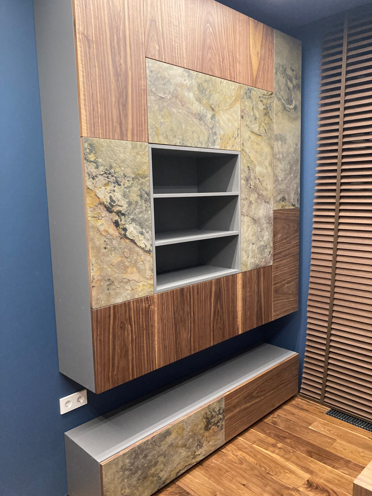 Обложка проекта: Шкаф из фанеры с Каменным и Ореховым шпоном