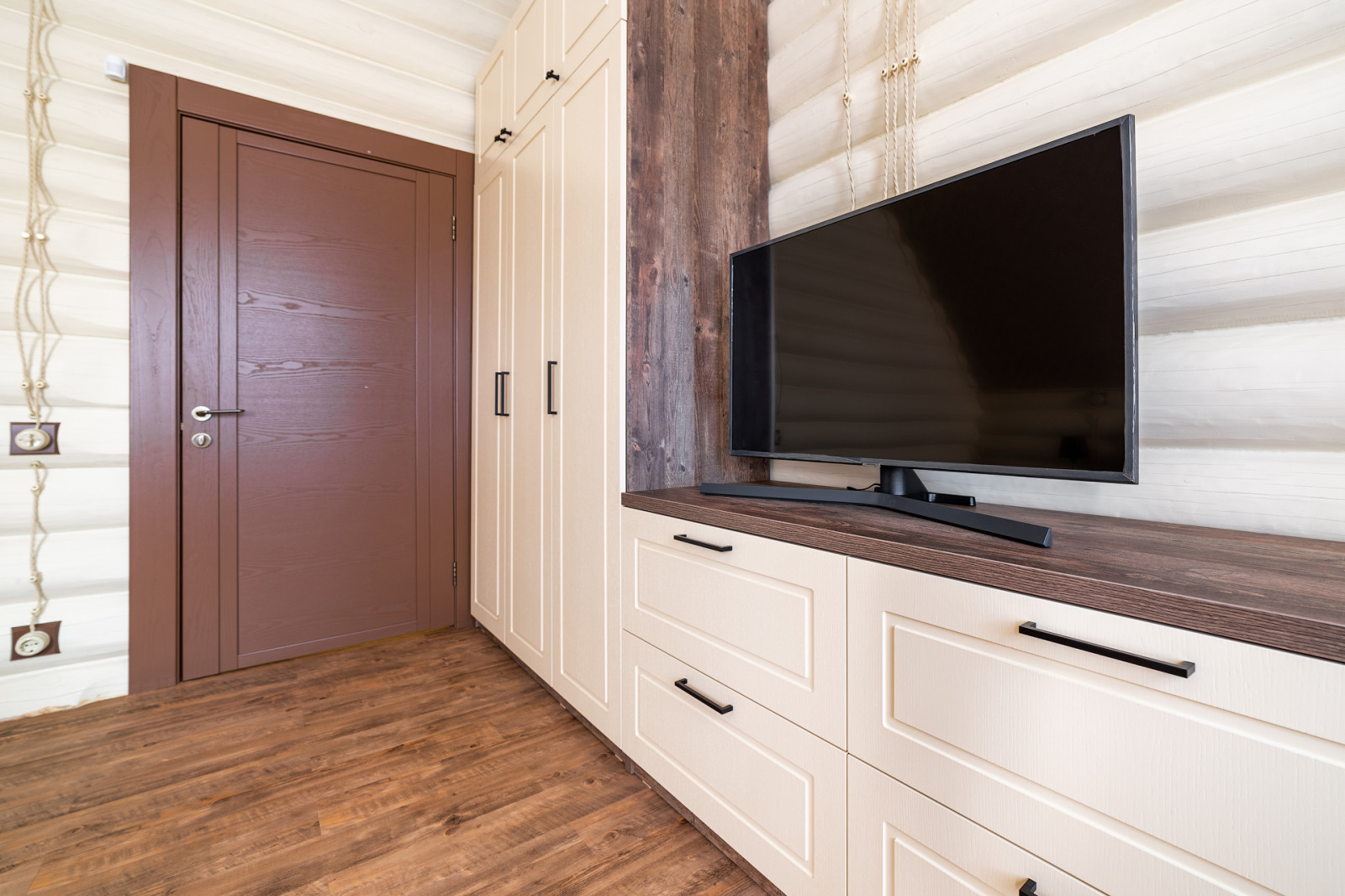 Спальни в доме срубе