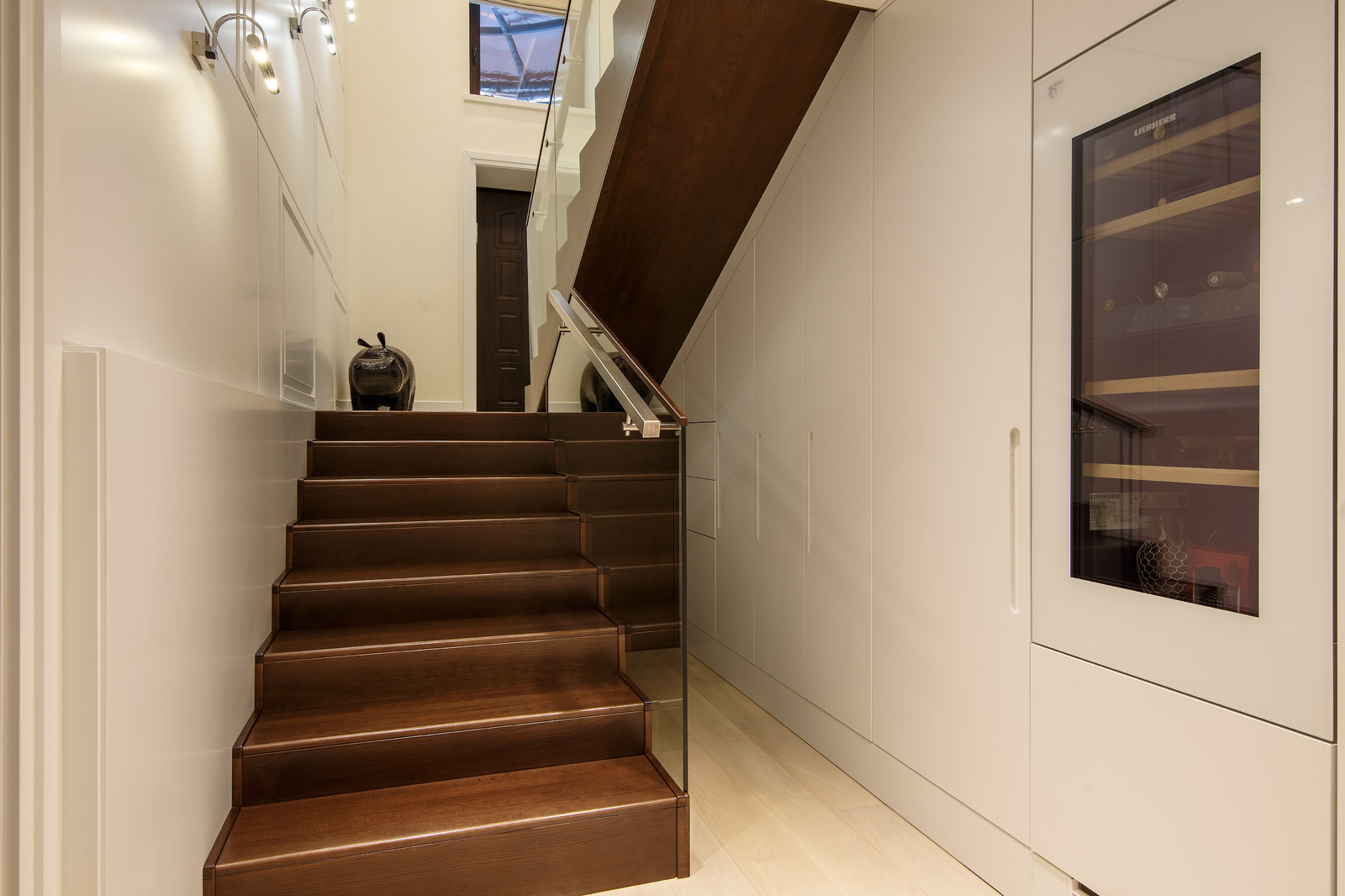 Двух этажная квартира для большой семьи, 210 кв м