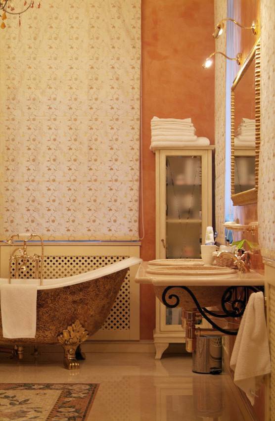 Трехэтажный дом в классическом стиле