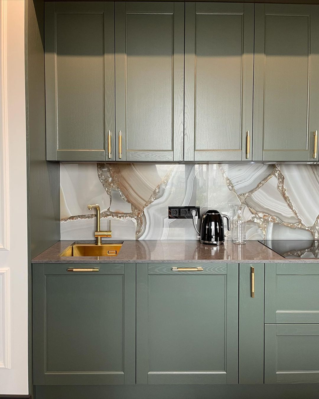 Кухня в цвете “Еловый лес”