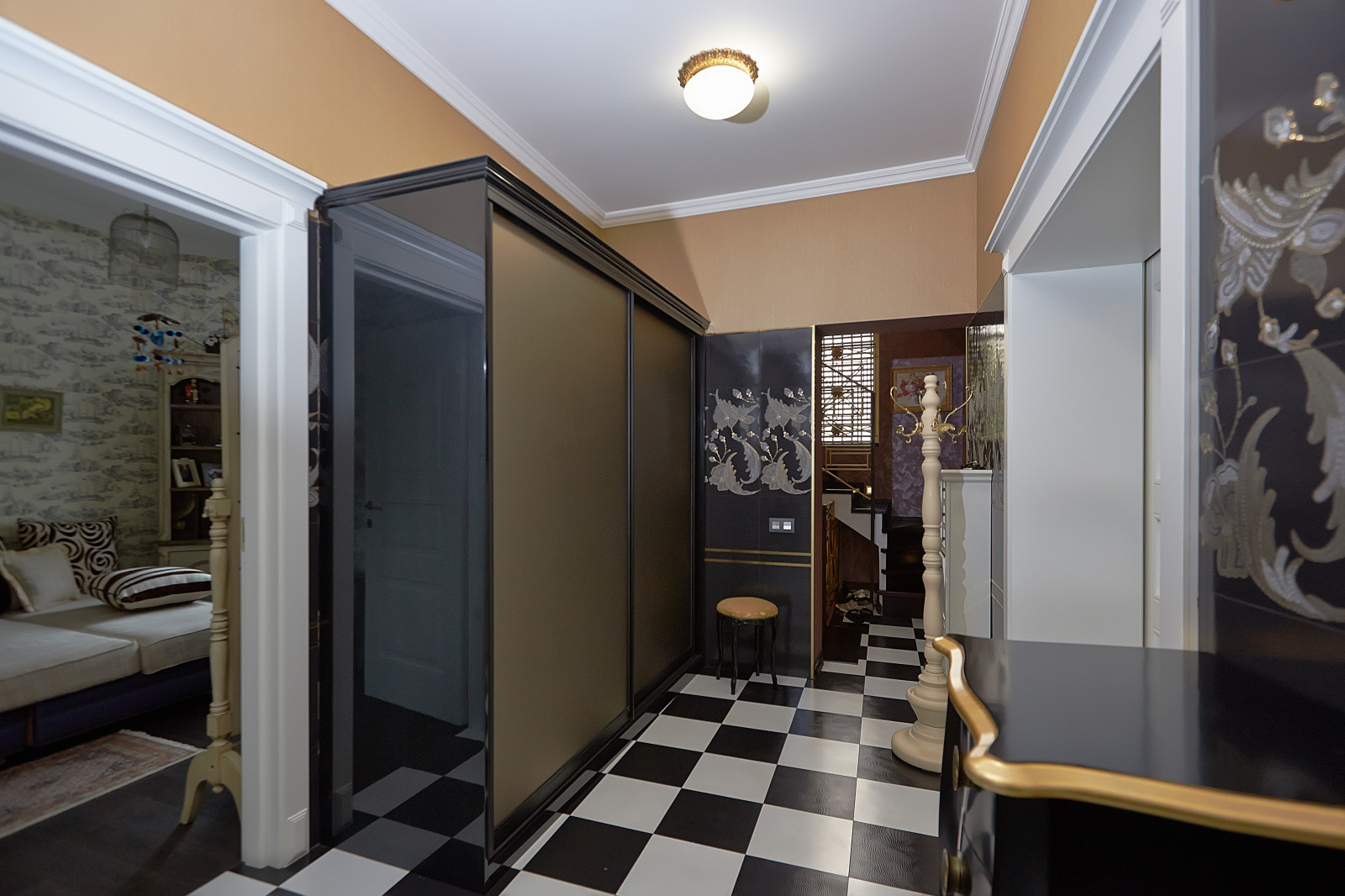 Дом на Соленом озере