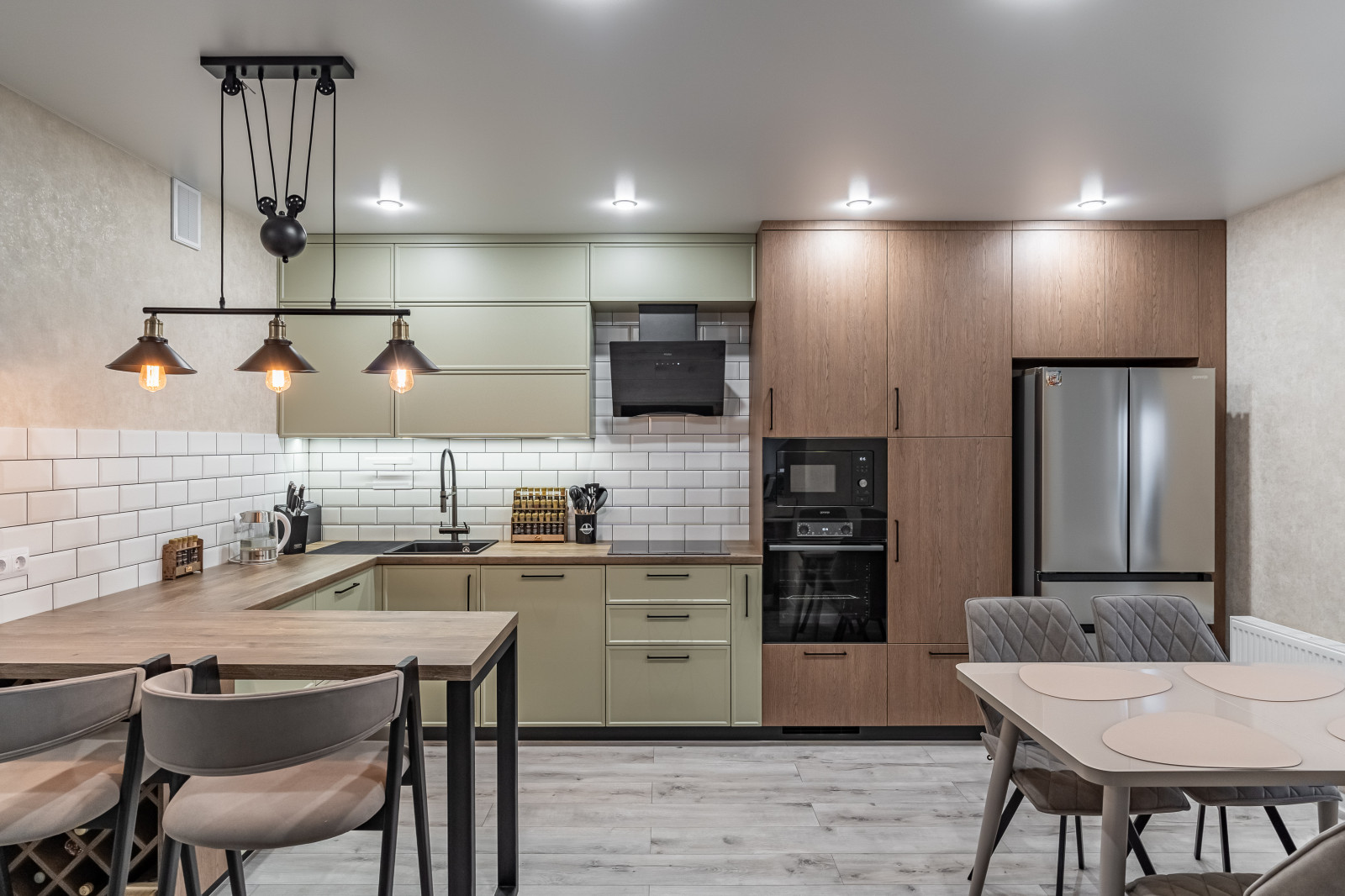 Обложка проекта: Природная Гармония: Дерево и Зелень