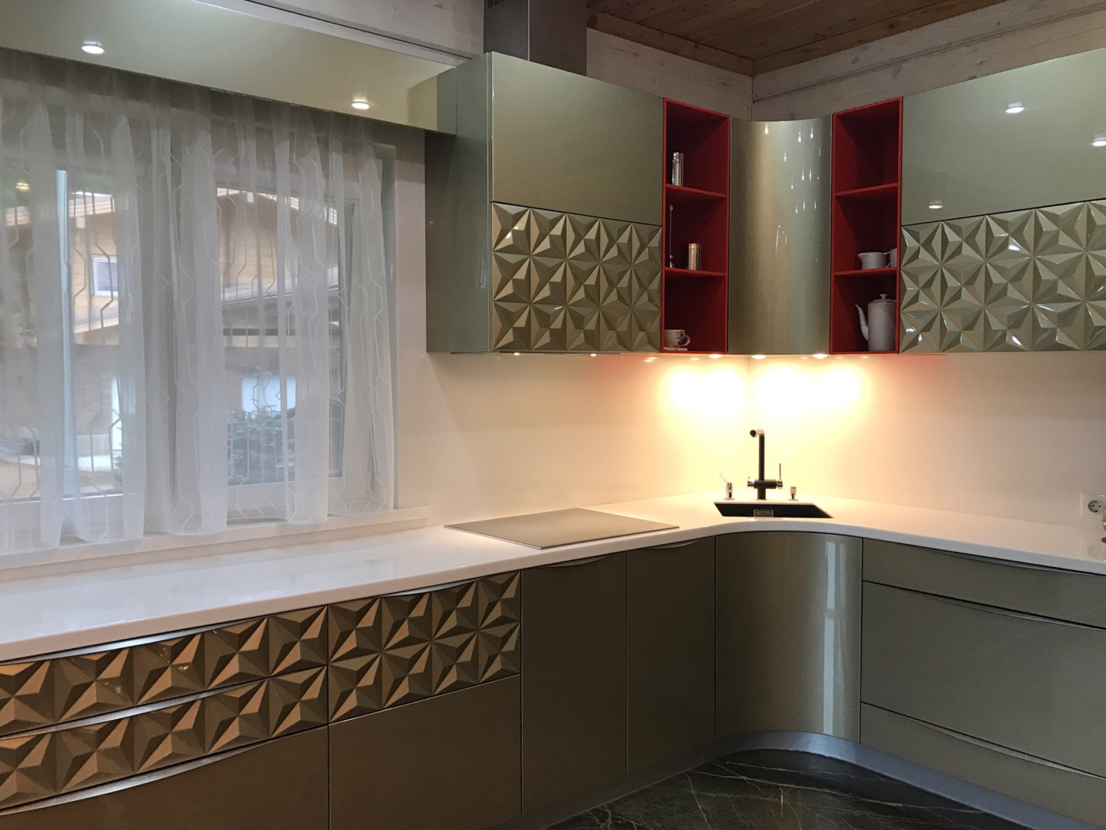 Кухня в деревянном доме в КП" Новоархангельское"