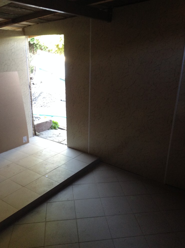 Отделочная работа по строительству небольшого магазина на частной территории.