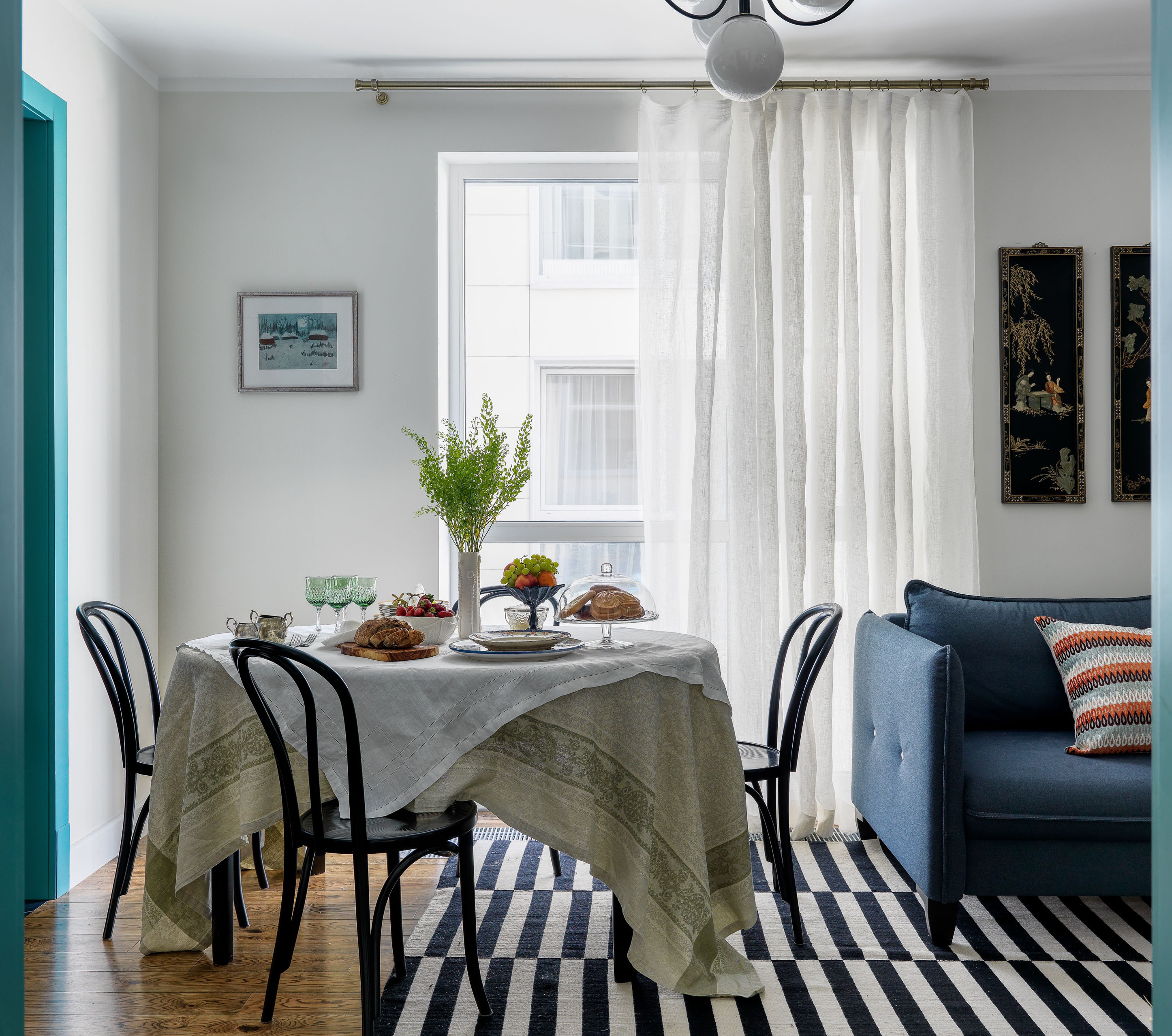 Houzz тур: Квартира с цветными дверями в Одинцове