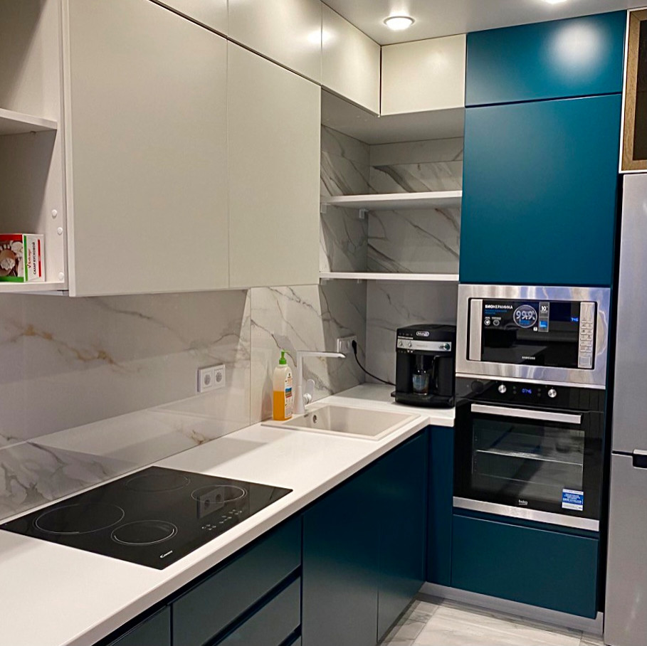 Обложка проекта: Кухня с гарнитуром цвета морской волны