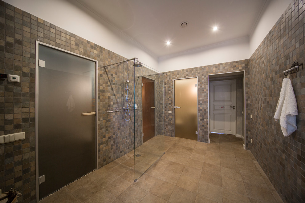 Дом на берегу реки