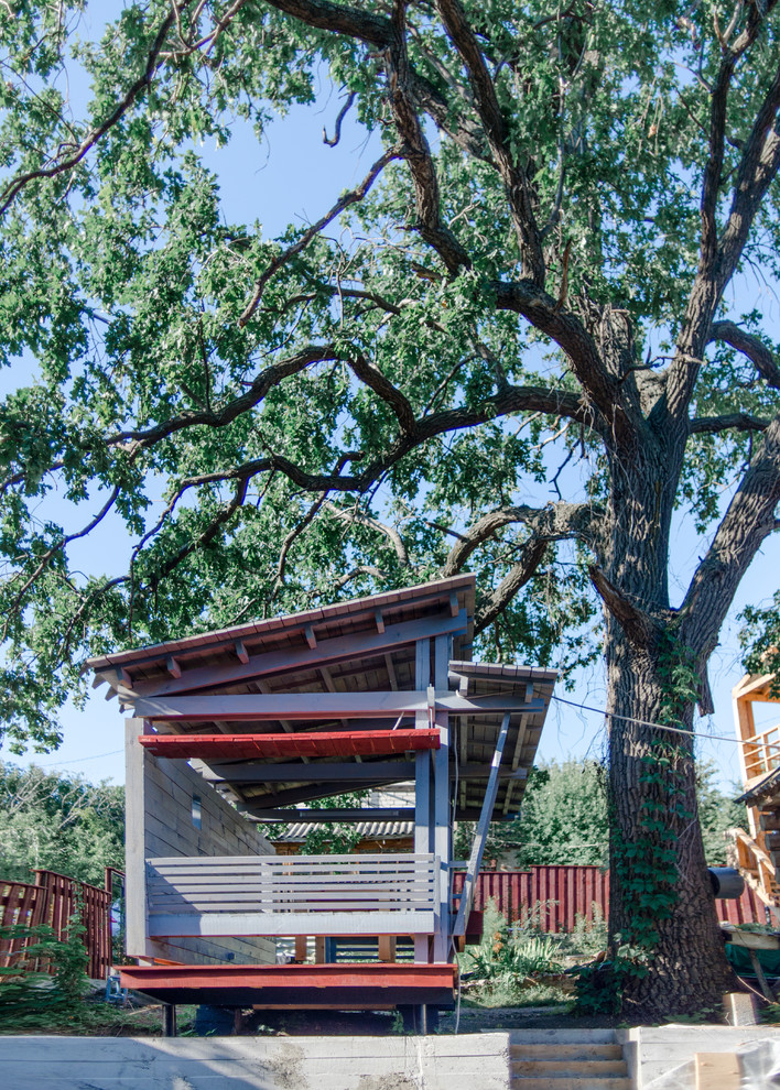 Беседка под дубом