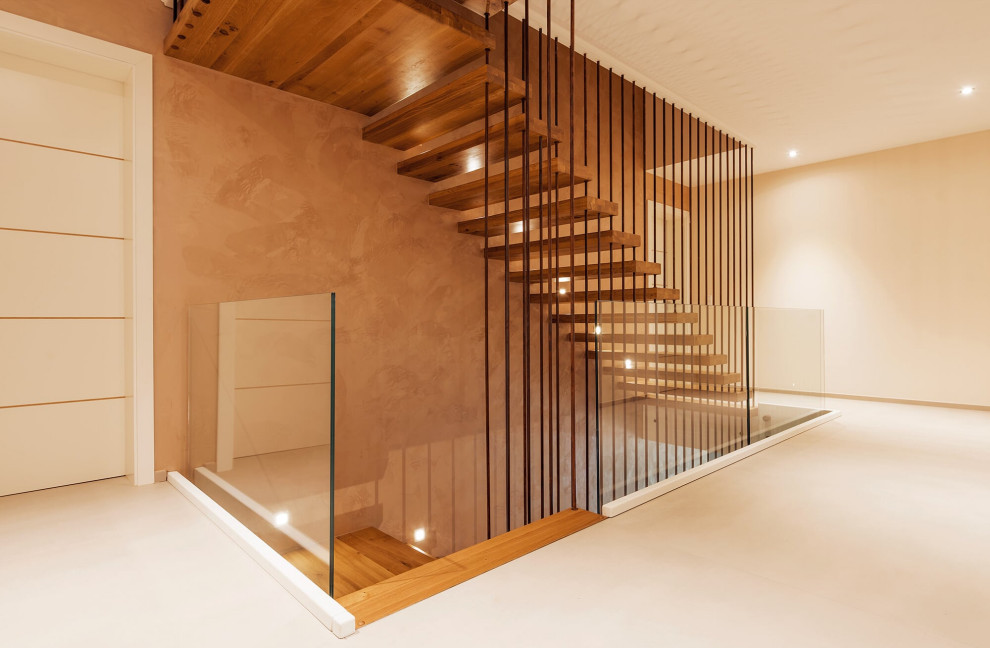 Консольная лестница с элементами ржавчины