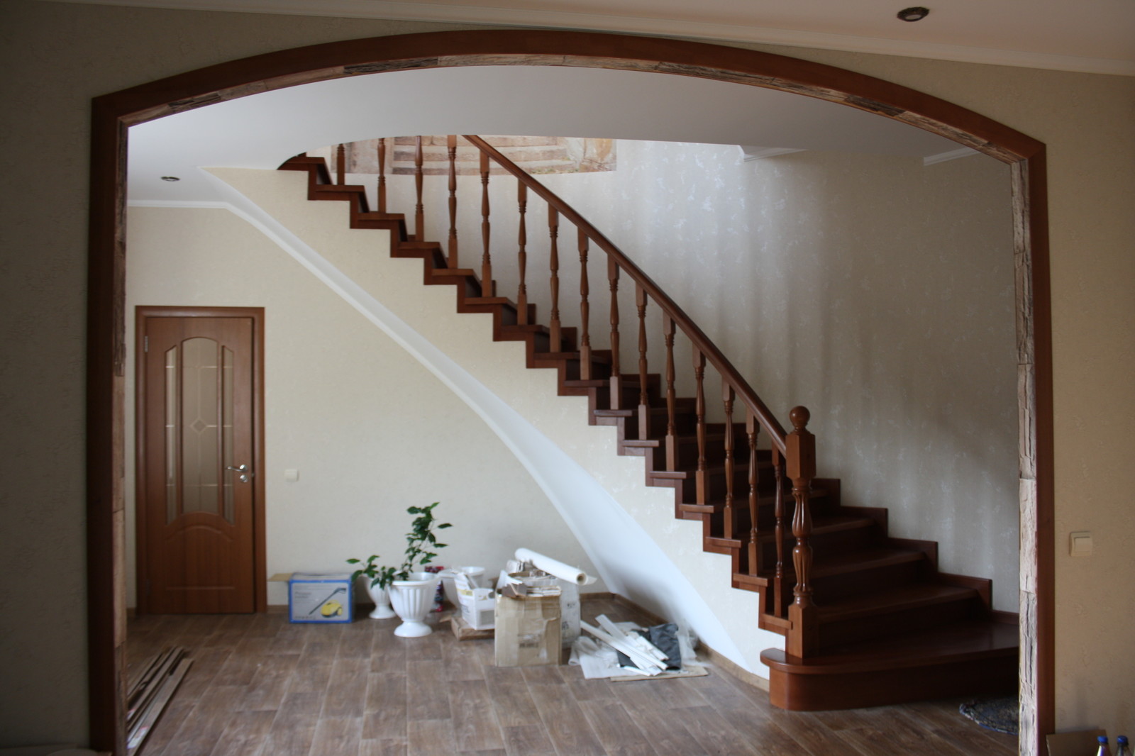 Винтовая лестница из бука