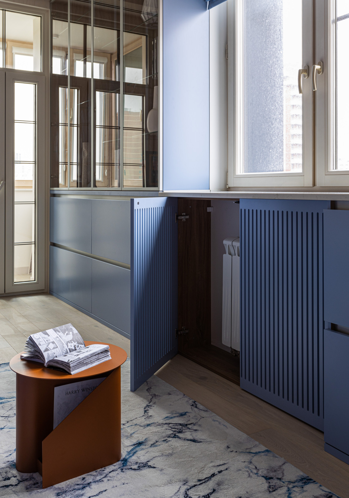 Современный интерьер в ярких цветах