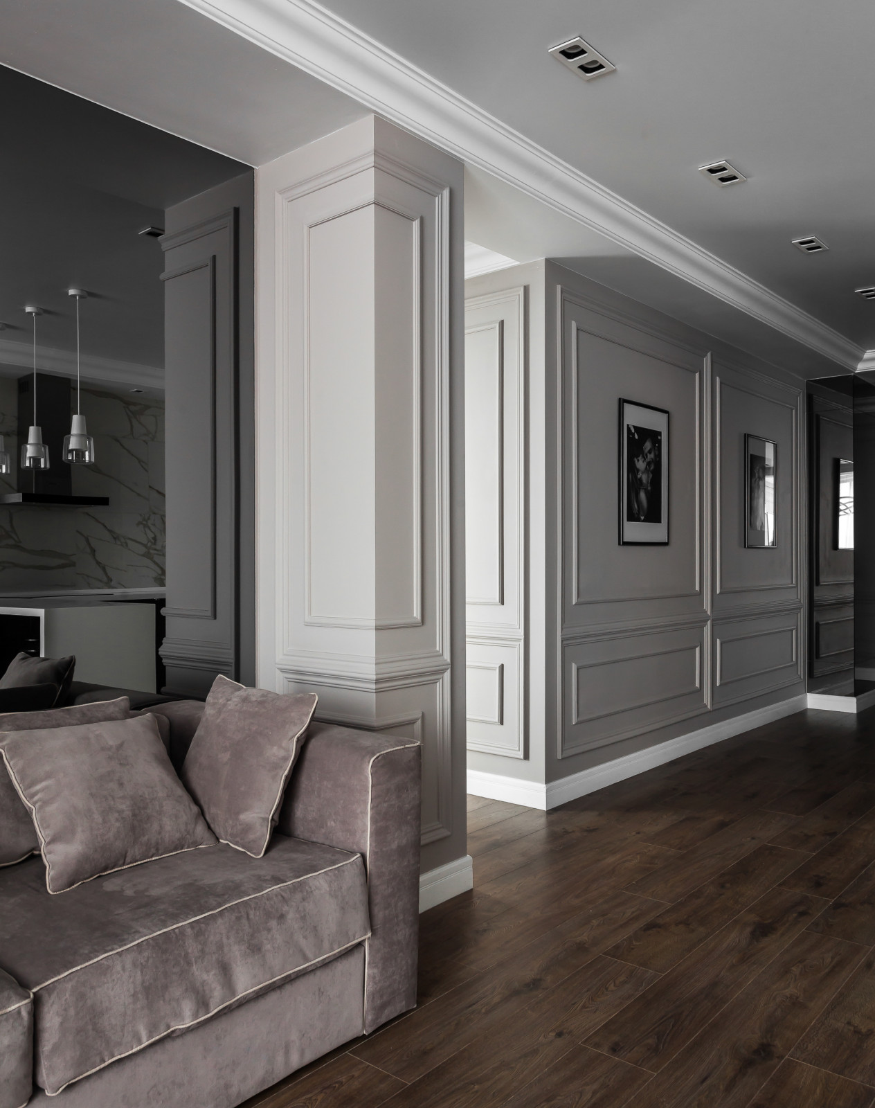 Квартира с двумя белоснежными котами