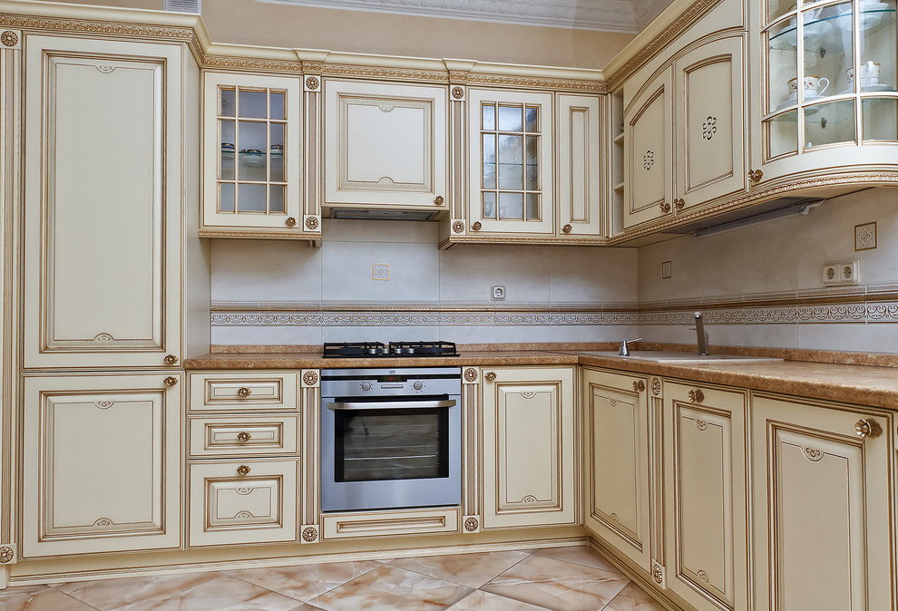 Кухня для загородного дома "Сенатор"