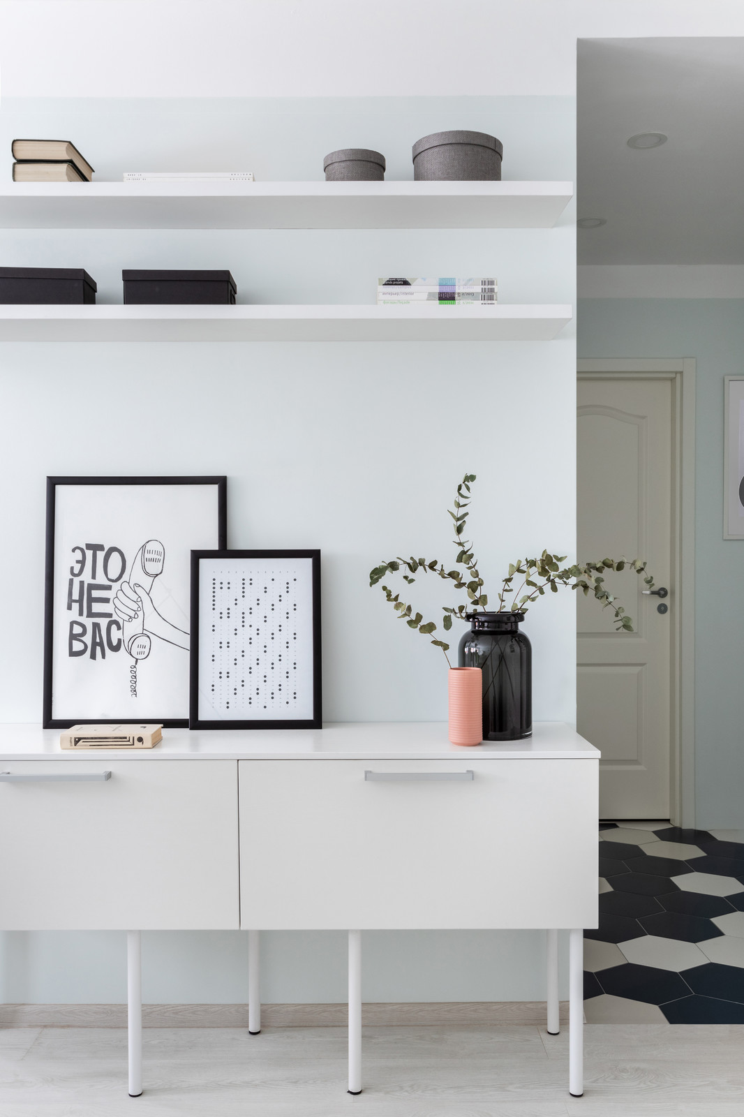 Houzz тур: Маленькая квартира для ученых-геохимиков