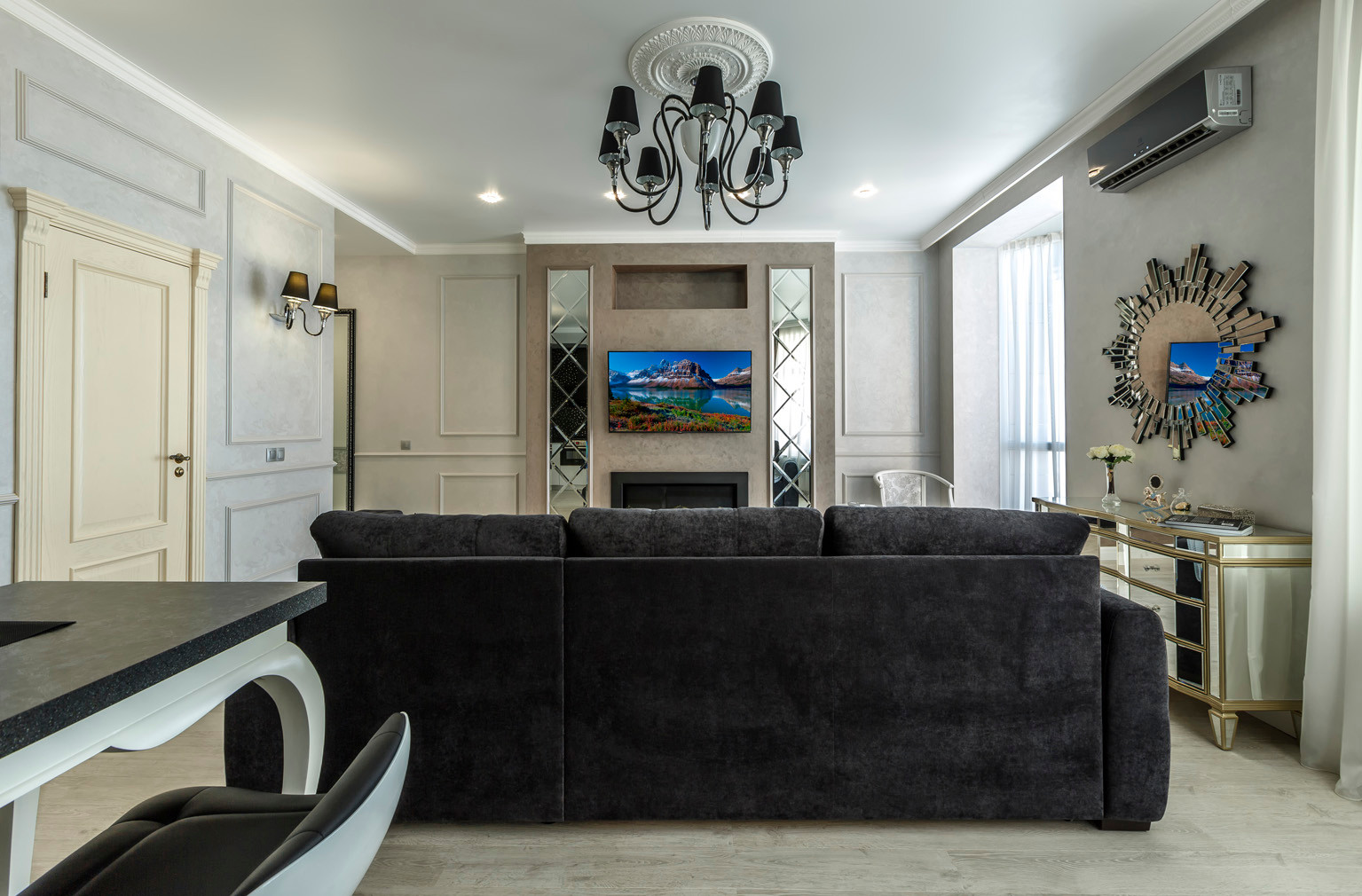 Студия на Пр. комарова