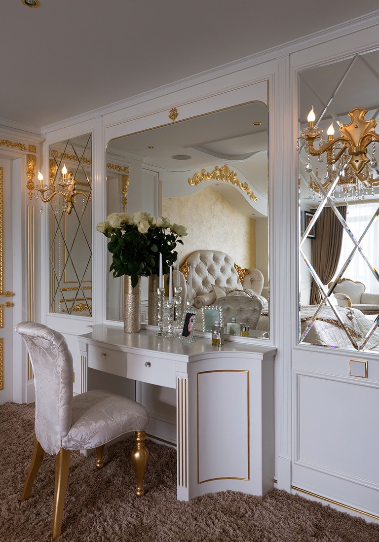 В Золотой оправе