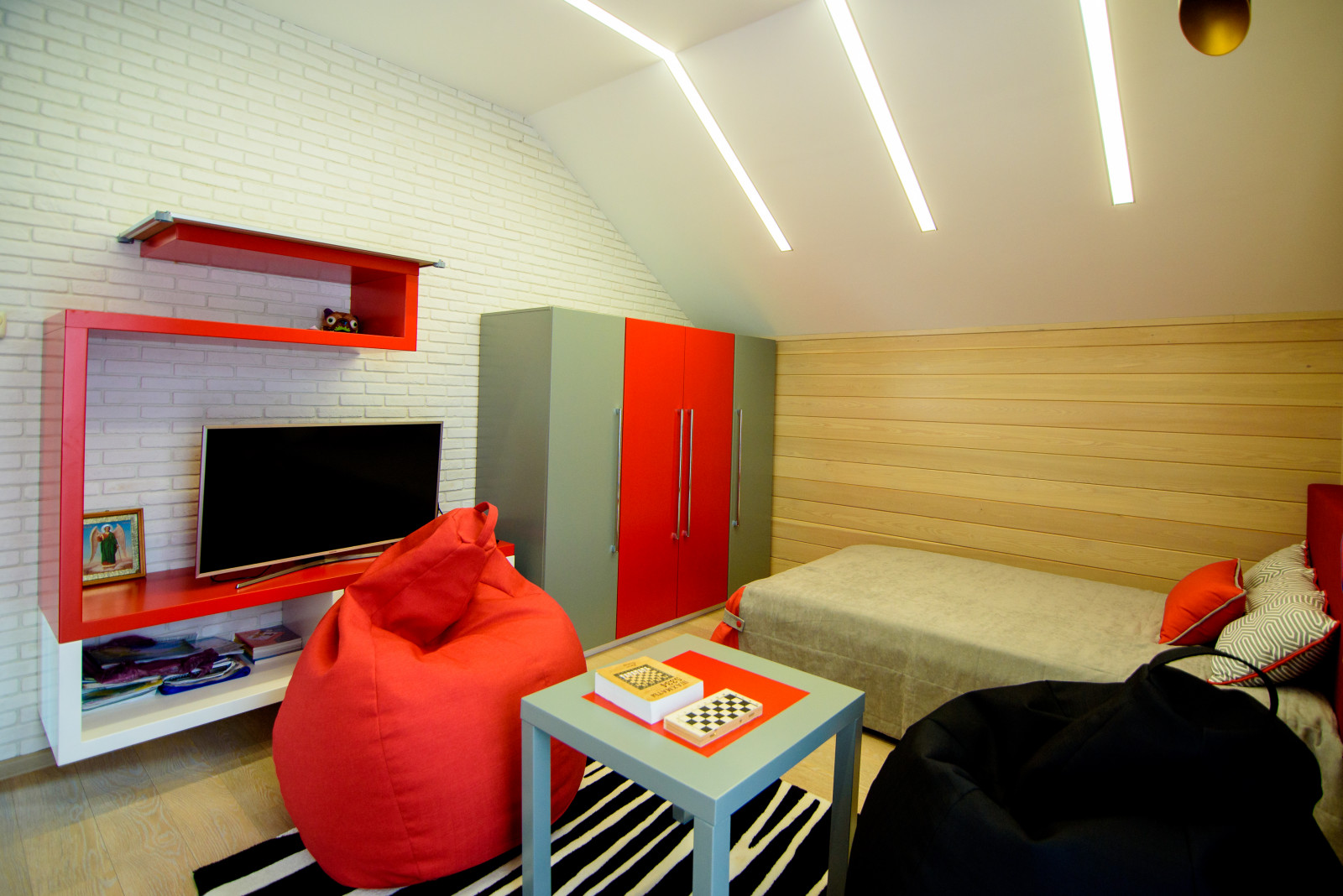 Обложка проекта: молодежка