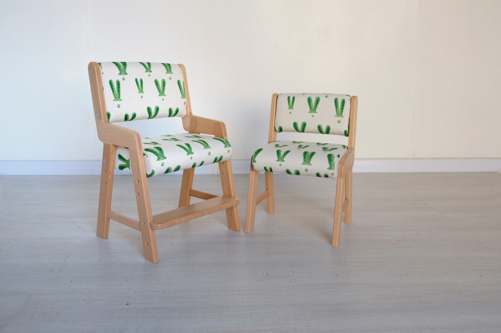 Детские стульчики