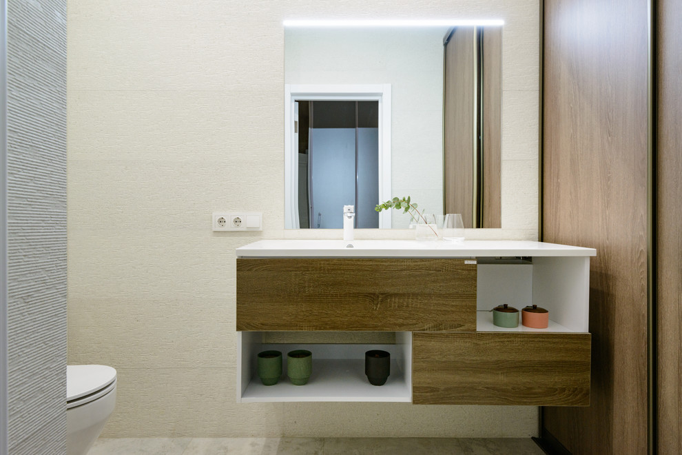 Камень и дерево в центре Сибири