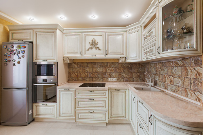 Классическая кухня из массива дуба