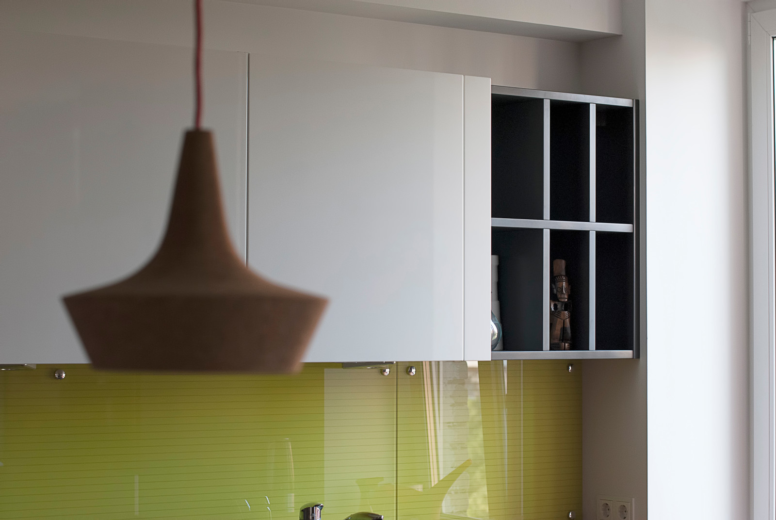 Кухня с тиковой столешницей