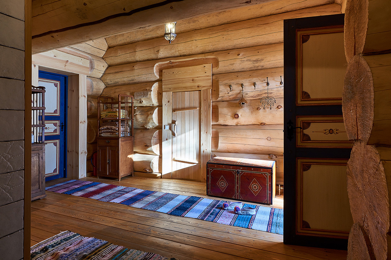 Интерьер деревянного дома в русском стиле