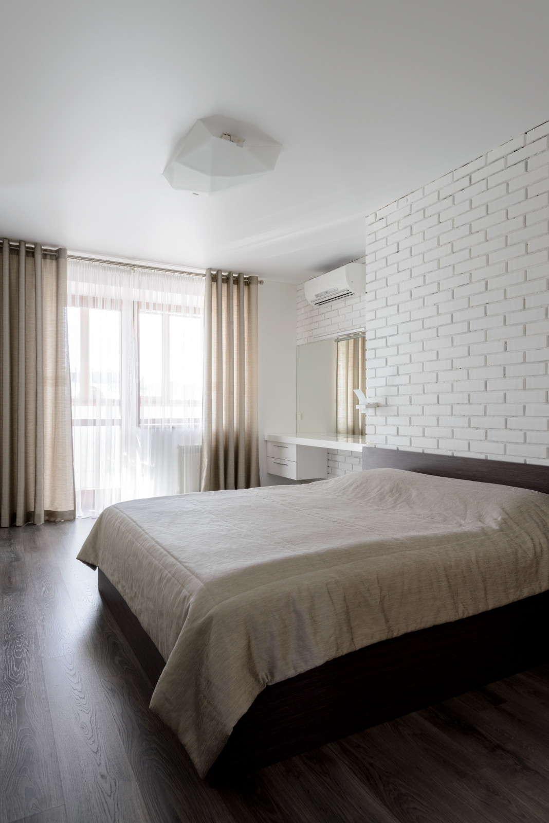 apartment with aquarium