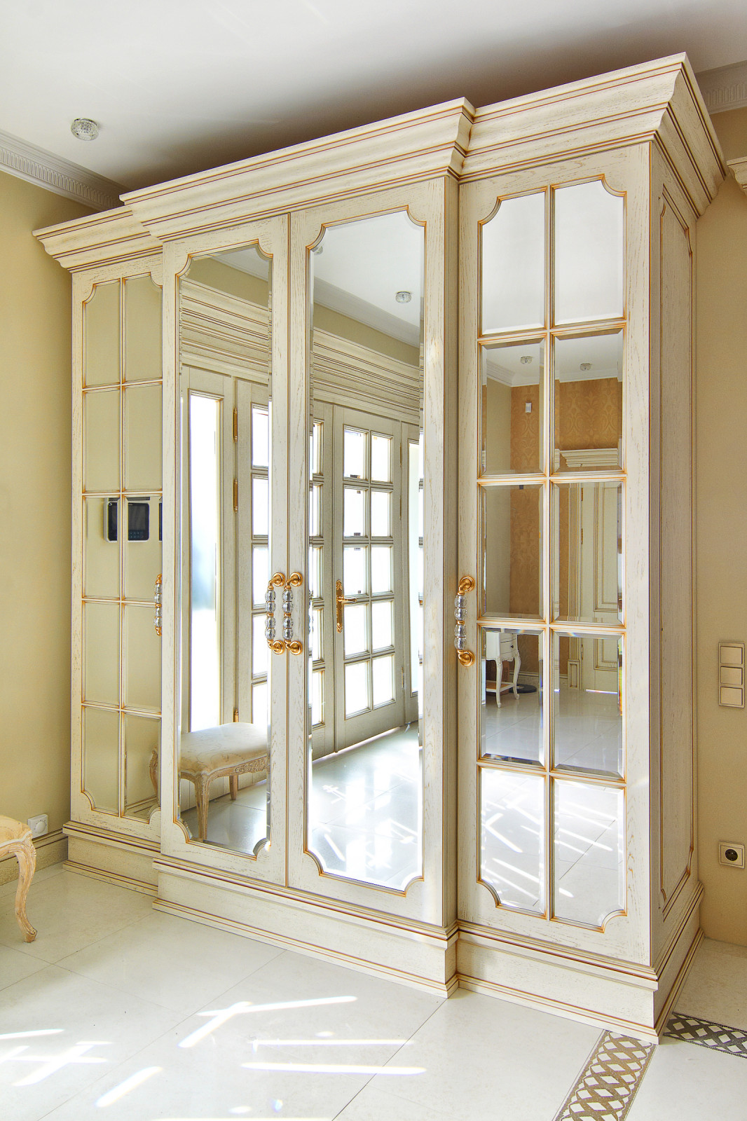 Элитные столярные изделия из дуба для дома в классическом стиле