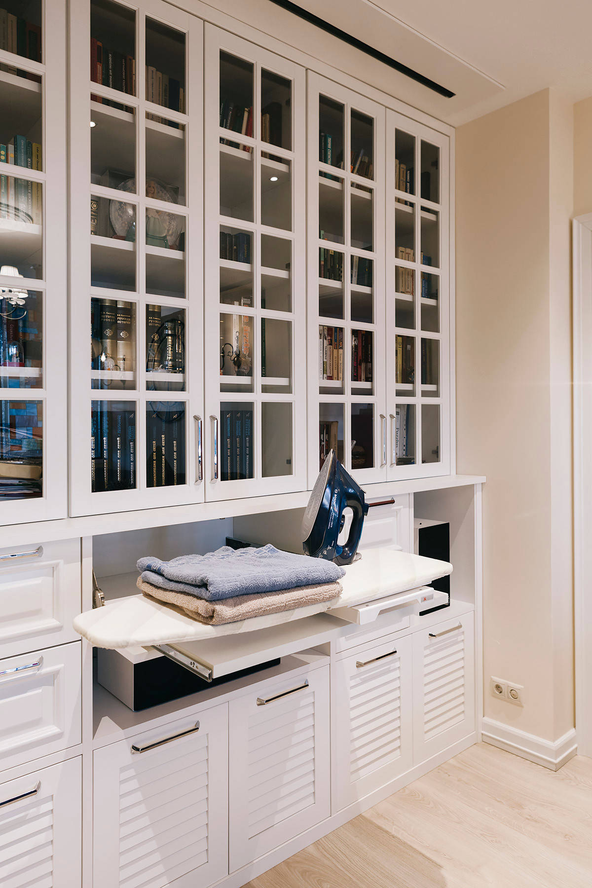 В гостях: Квартира с розовой прихожей в «сталинке»