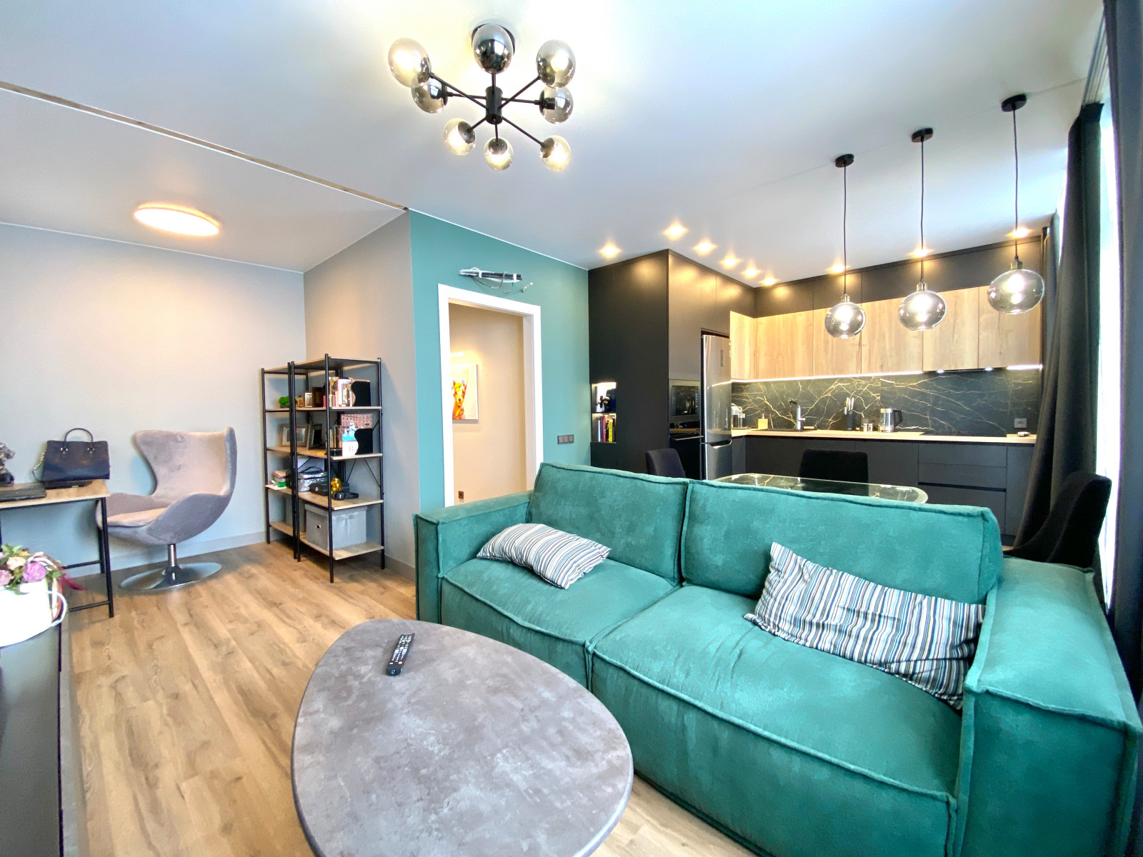 Двухкомнатная квартира 70 квадратов в г.Лобня