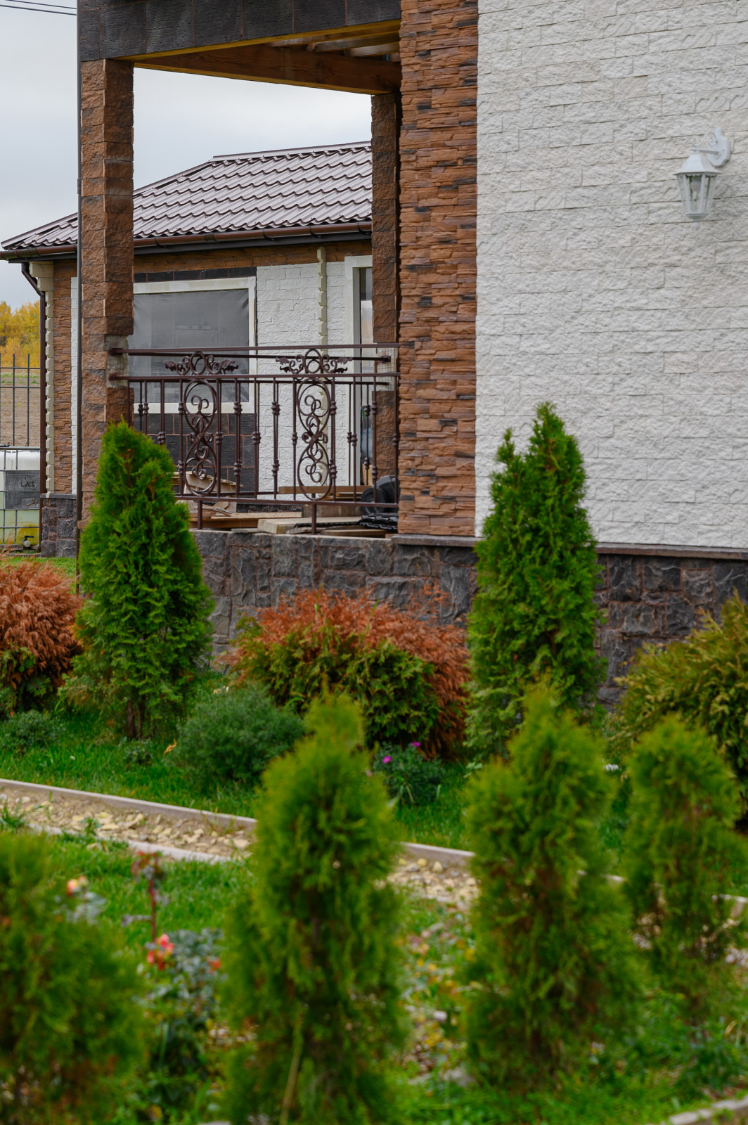 Ломоносовский район Санкт-Петербурга. Дом для семьи с шестью детьми.