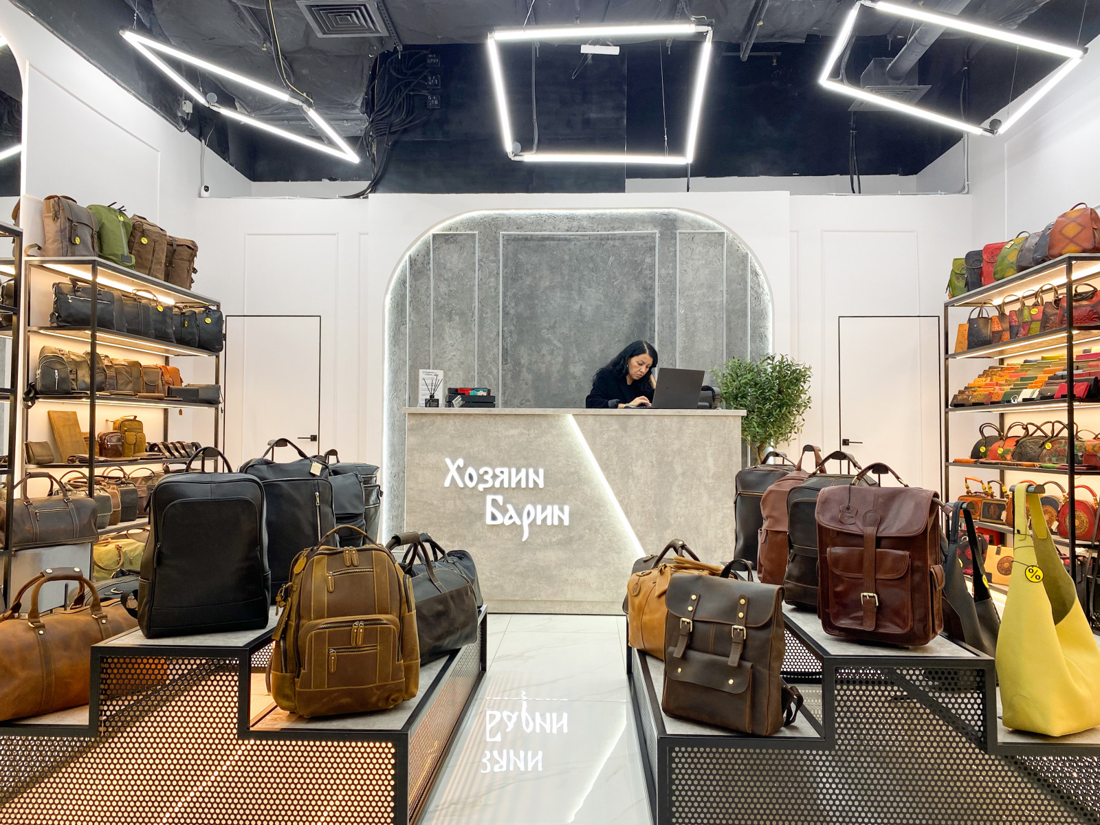 Ремонт магазина в ТЦ Красный Кит