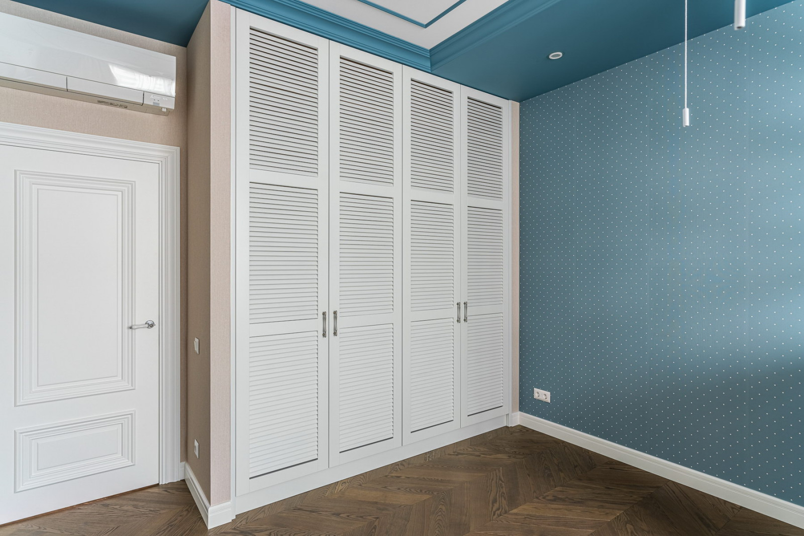 Шкаф шаттерсы ЖК Смольный