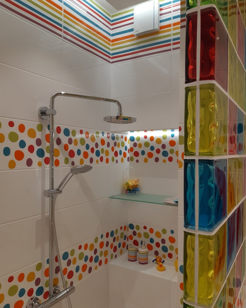 Яркий детский сан. узел