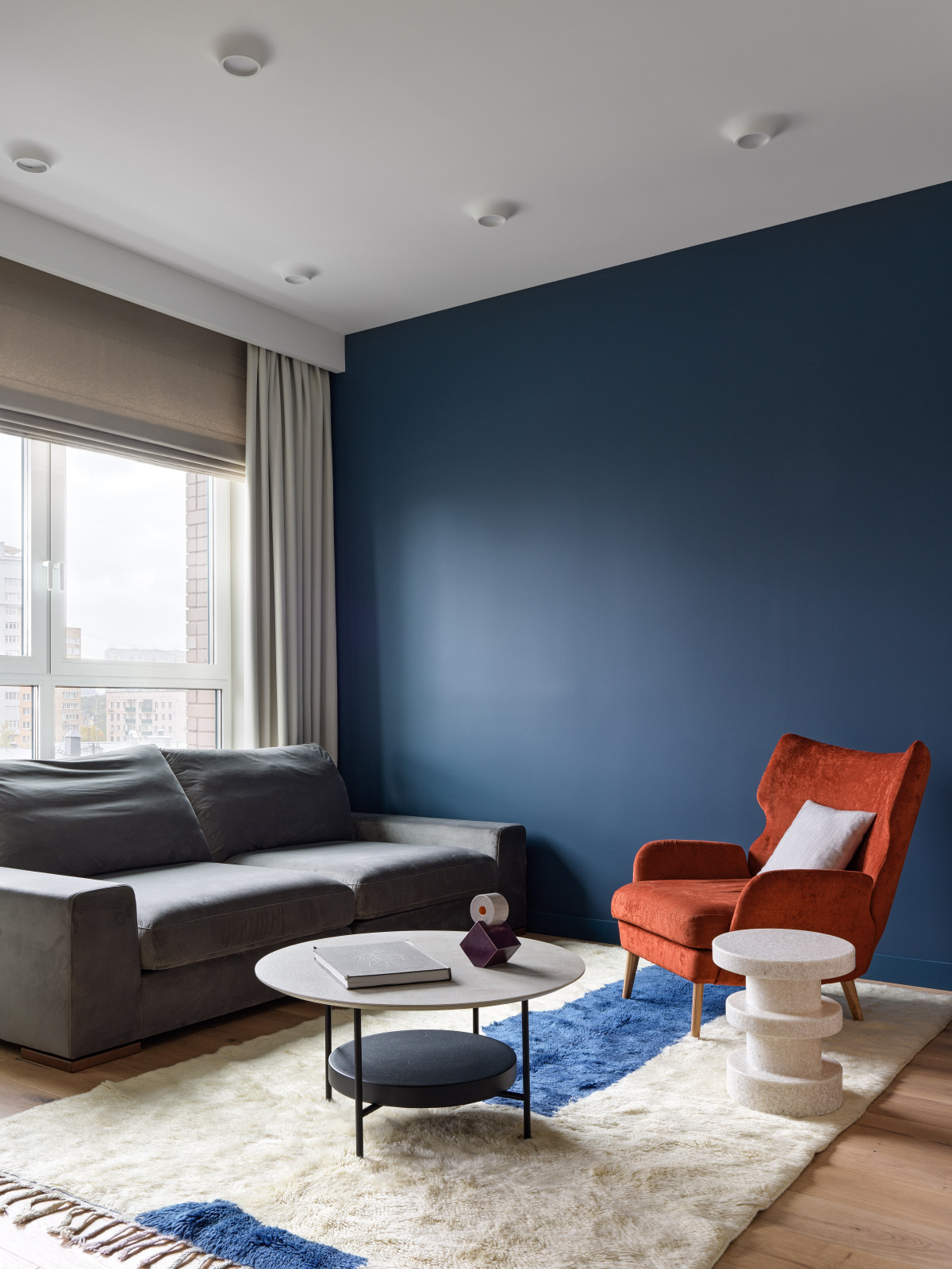 Идея зонирования спального и гостиного пространства