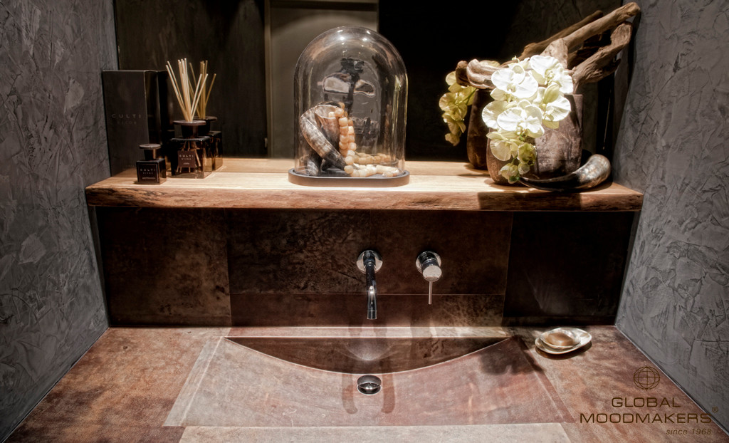 Кожаный душ и раковина