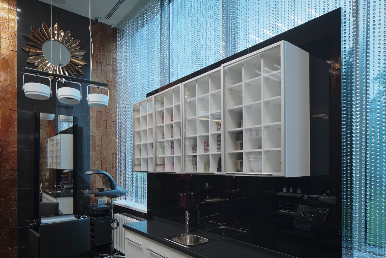 Салон "Crystal Line & Beauty"