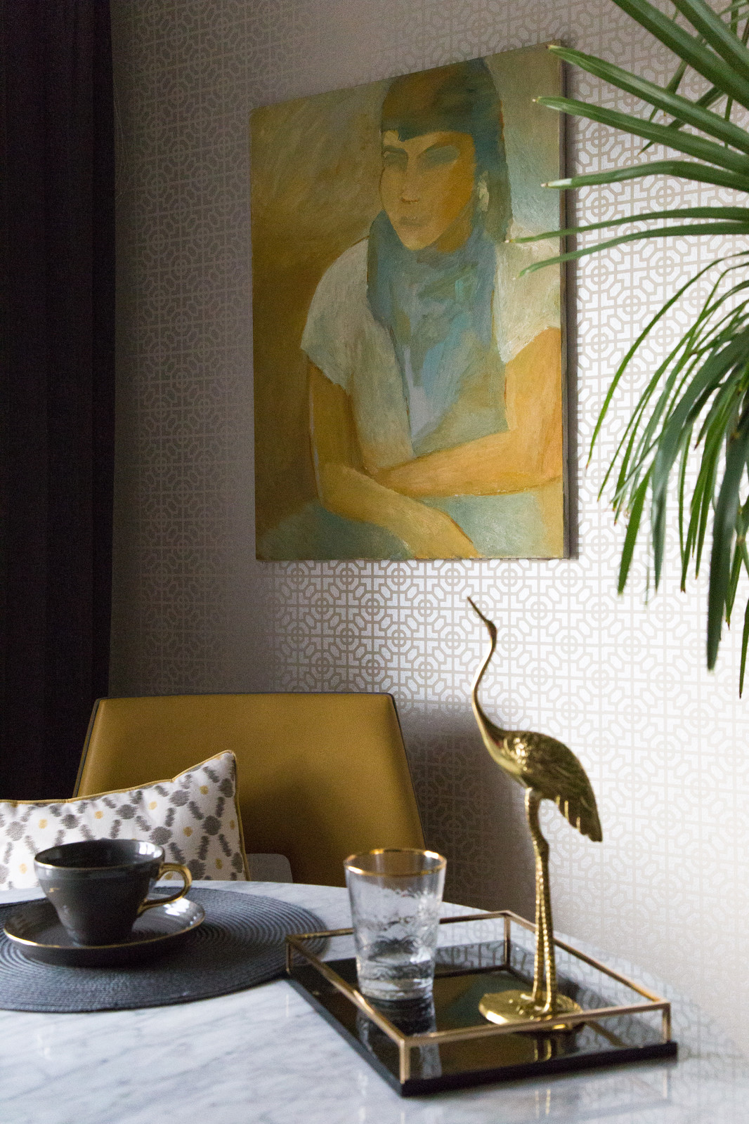 Яркая геомтерия в трехкомнатной квартире.