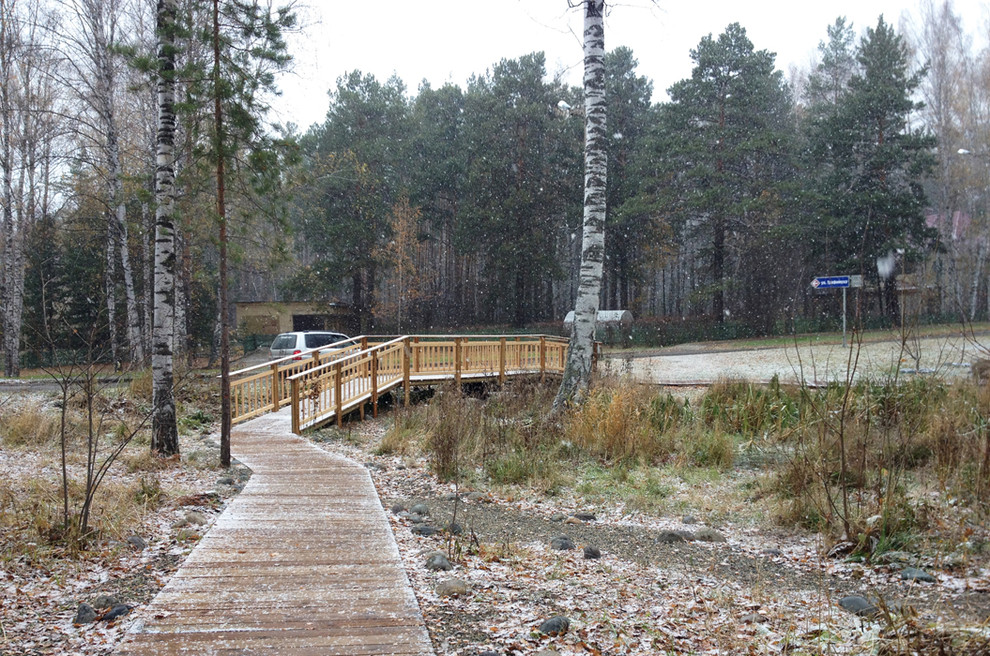 Озеро на Золотодолинской