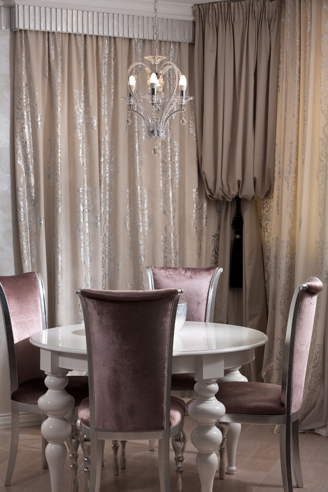 Светлые тона и зеркальные поверхности от Виктории Витковской